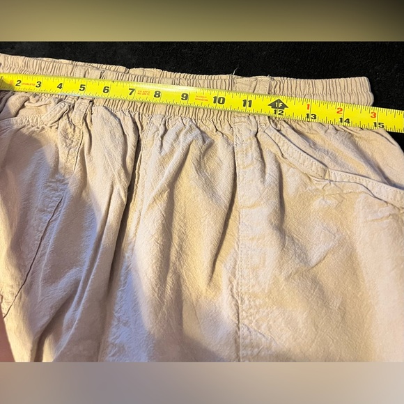 White Stag Women's Relaxed Fit Tan Cargo Pants/Capris size S/M - Picture 4 of 12